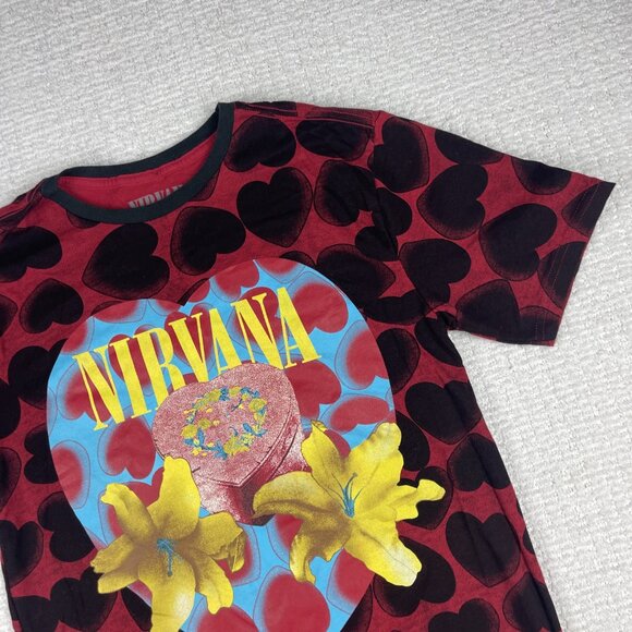Nirvana Heart Shaped Box 2016 Concert Tour Kurt Cobain Small RARE - Picture 2 of 16